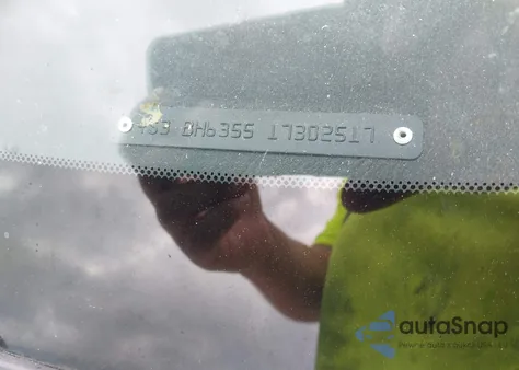 2001 Subaru Legacy L from USA, damaged, VIN 4S3BH635517302517